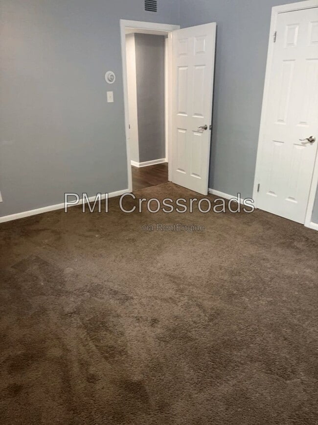Building Photo - 16025 Van Aken Blvd