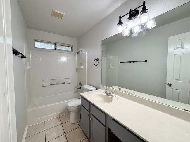 Building Photo - Beautiful 4 Bedroom Home in Gated Community!