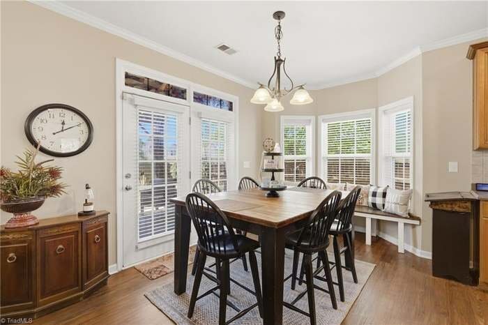 Building Photo - 2460 Alderbrook Dr