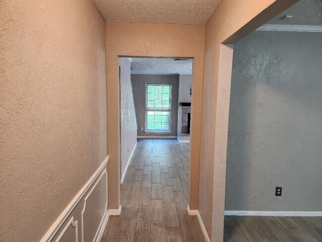 Building Photo - 2322 Deer Valley Dr