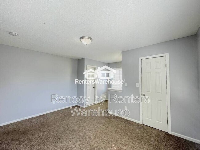 Building Photo - 651 Ridge Cir