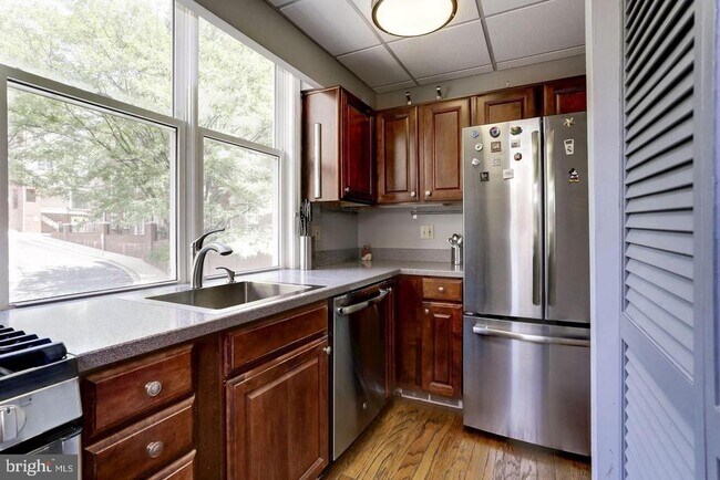 Building Photo - 2409 20th St NW
