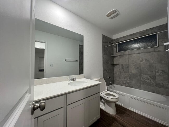 Building Photo - 115 Vintage Dr