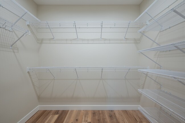 Building Photo - Modern 3-Bed x 2-Bath House