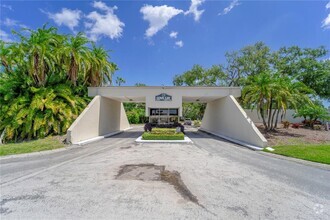 Building Photo - 2900 Cove Cay Dr