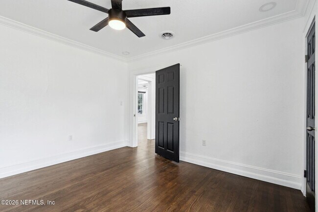 Building Photo - 836 Lynton St