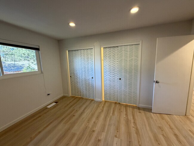 Building Photo - 3204 Apple St