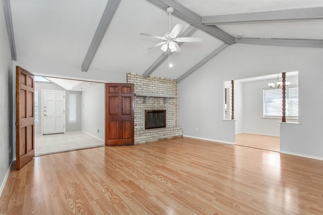 Building Photo - 2732 Parkhaven Dr