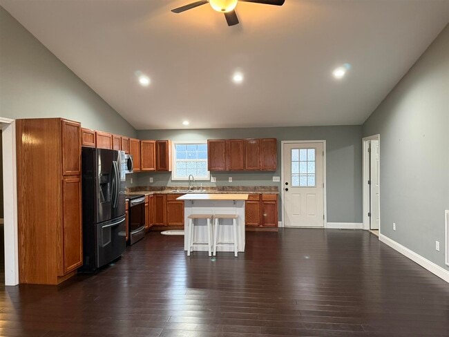 Building Photo - 17 Christopher Ave