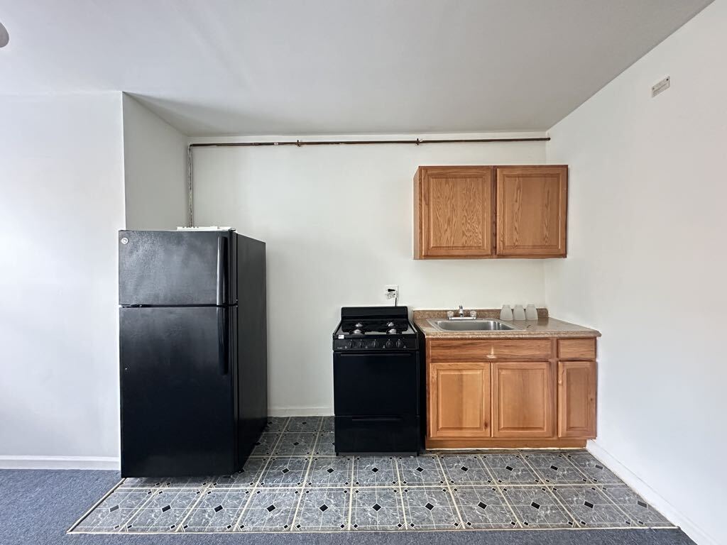 Building Photo - 5710 N Winthrop Ave