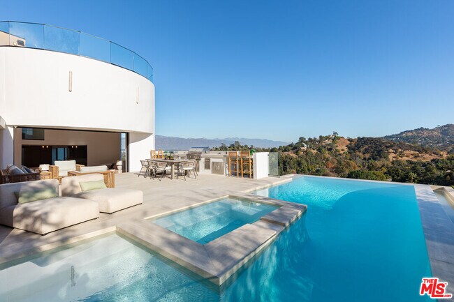 Building Photo - 3596 Woodhill Canyon Rd