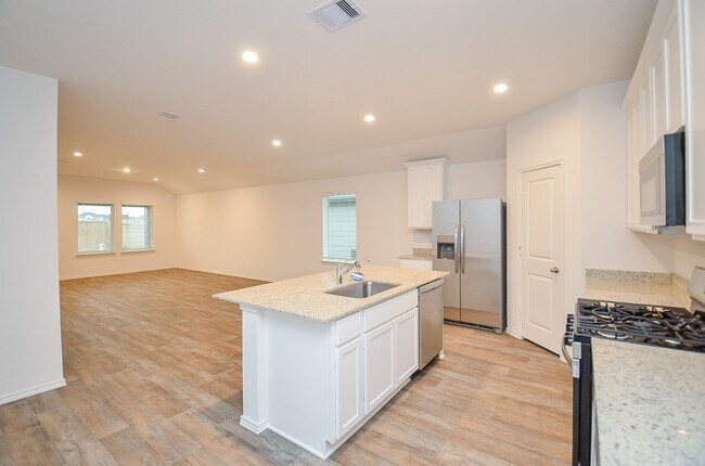 Building Photo - 31310 Yatesbury Ln