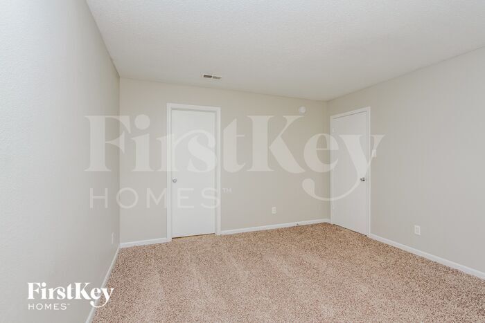 Building Photo - 10605 Glenayr Dr