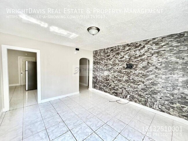 Building Photo - 1311 Prescott St S