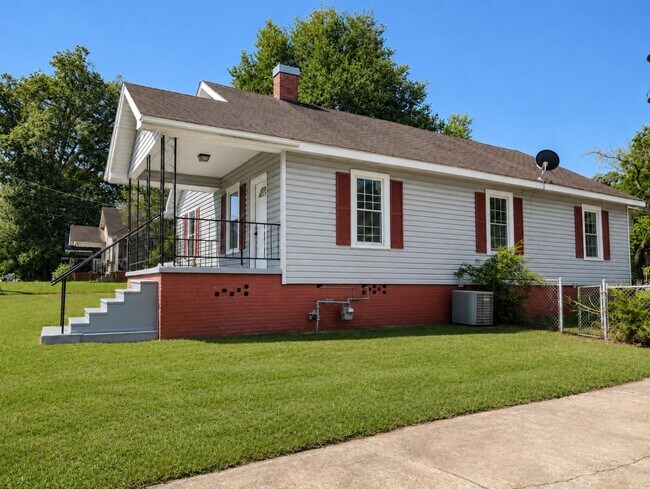 Building Photo - 425 Lakeview St