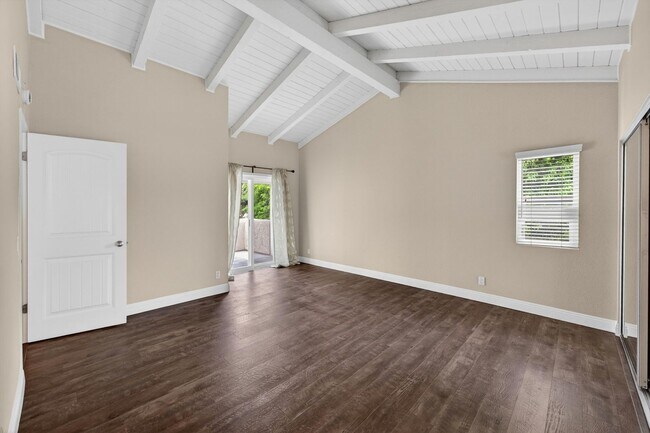 Building Photo - HUNTINGTON BEACH HOME - 1.5 Miles from the Beach