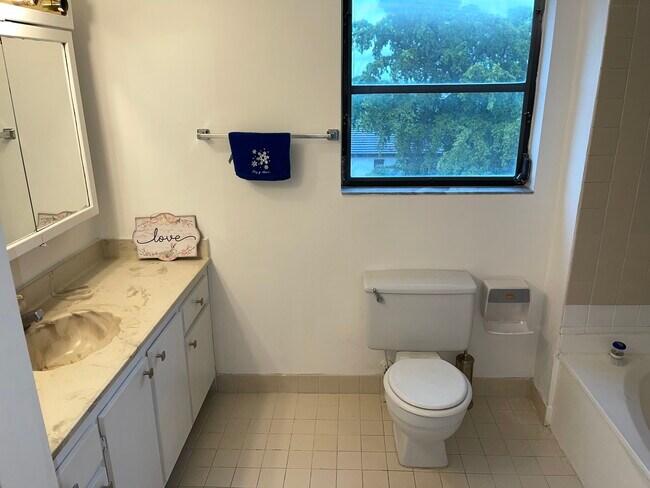 Building Photo - 20840 San Simeon Way