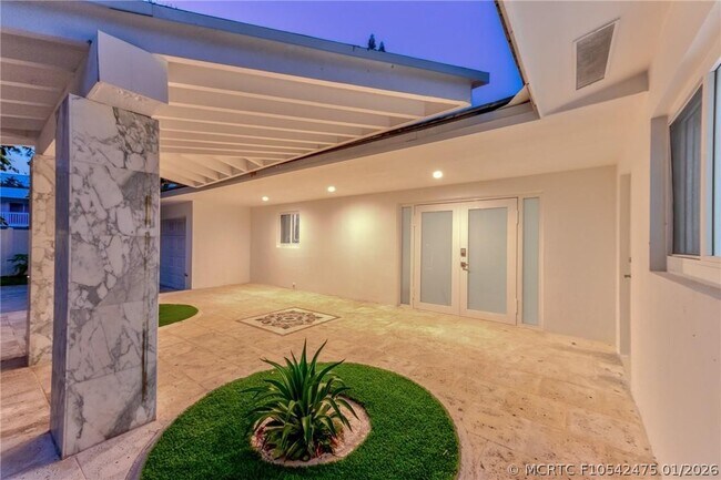 Building Photo - 1800 Admirals Way