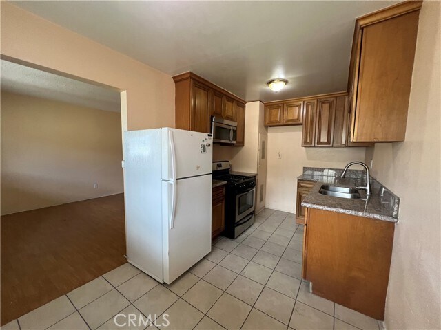 Building Photo - 4387 W 134th St