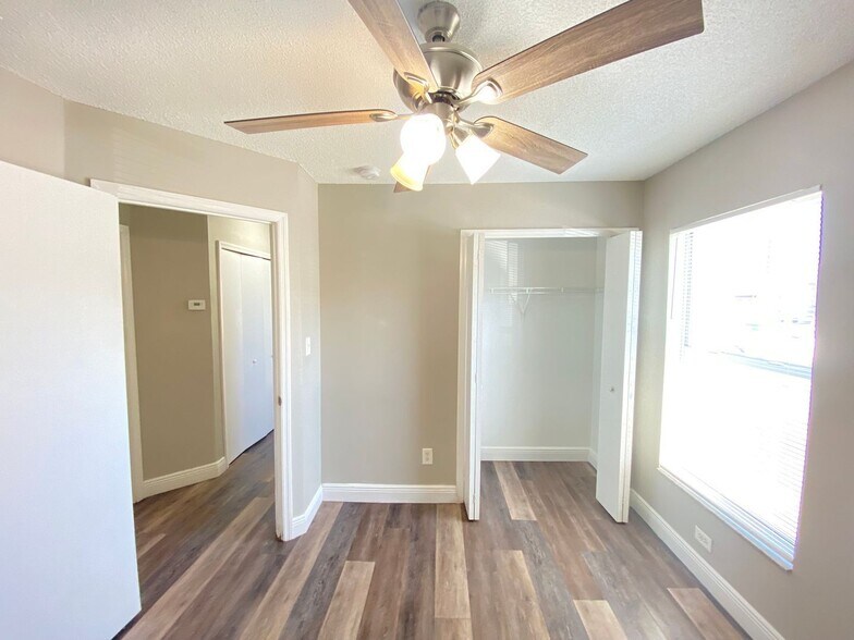 Building Photo - 2439 Harbor Town Dr