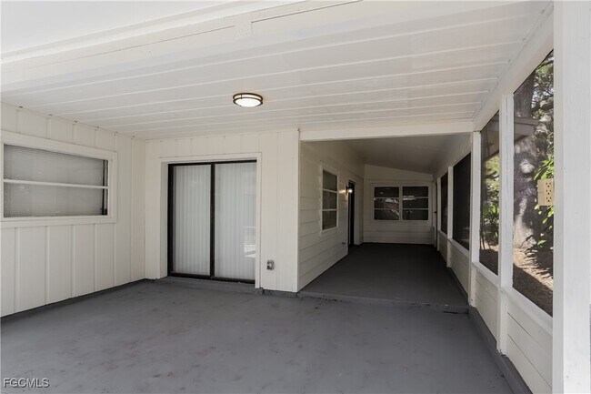 Building Photo - 1054 Mohegan Rd