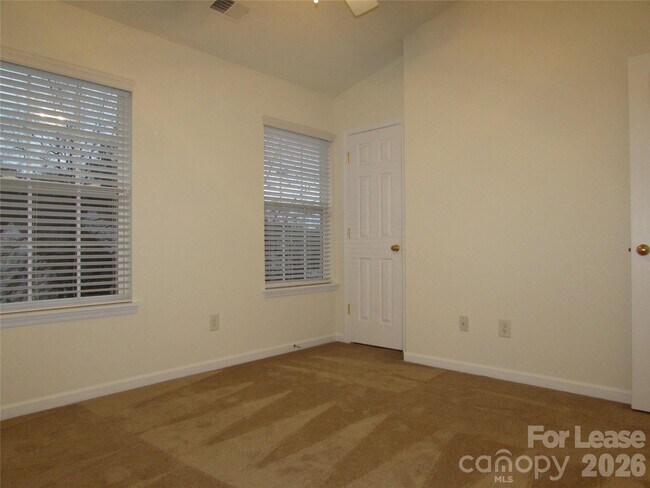 Building Photo - 167 Portstown Way