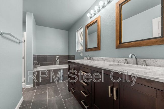 Building Photo - 5104 Tabor Lane