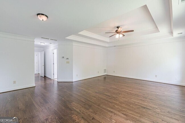 Building Photo - 1410 Eastland Rd SE