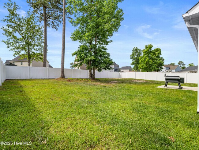 Building Photo - 151 Broadleaf Dr