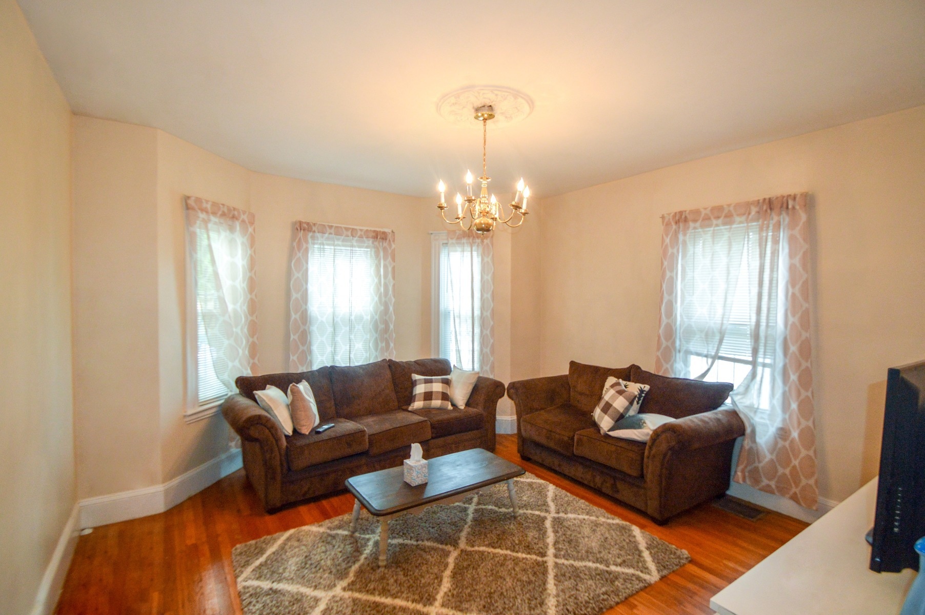 Building Photo - 201 Hillside St