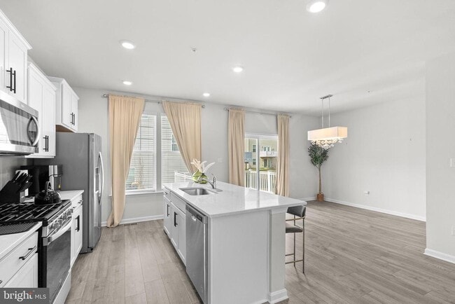 Building Photo - 9715 Summerton Dr