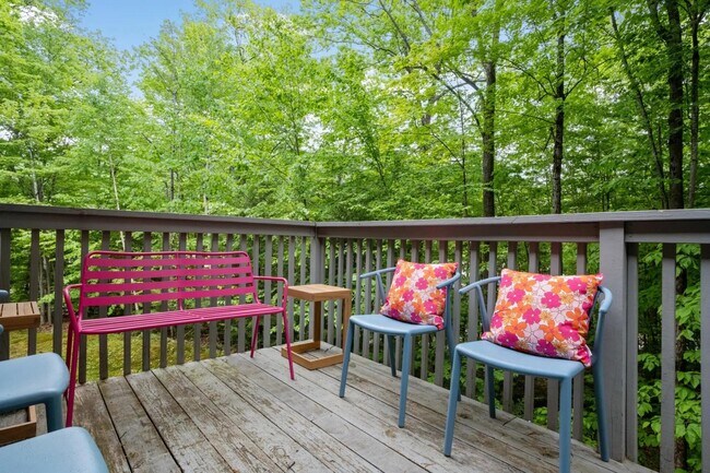 Building Photo - 6 Ridge Rd