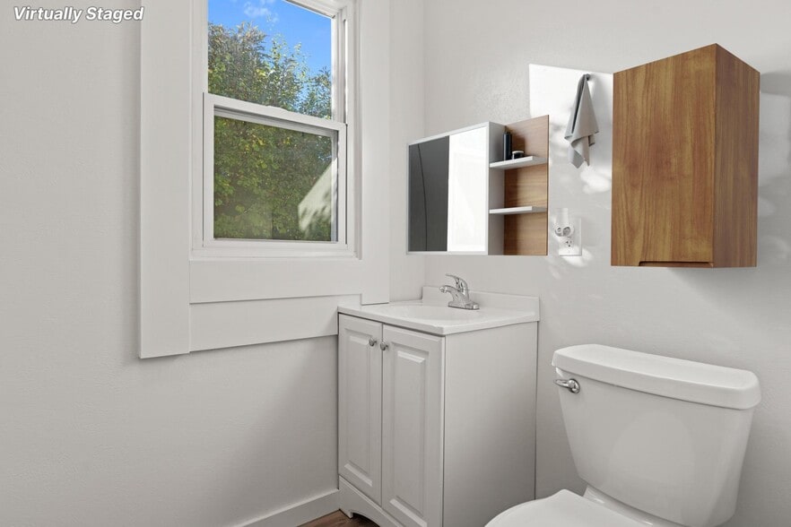 Building Photo - 402 Burlington Ave