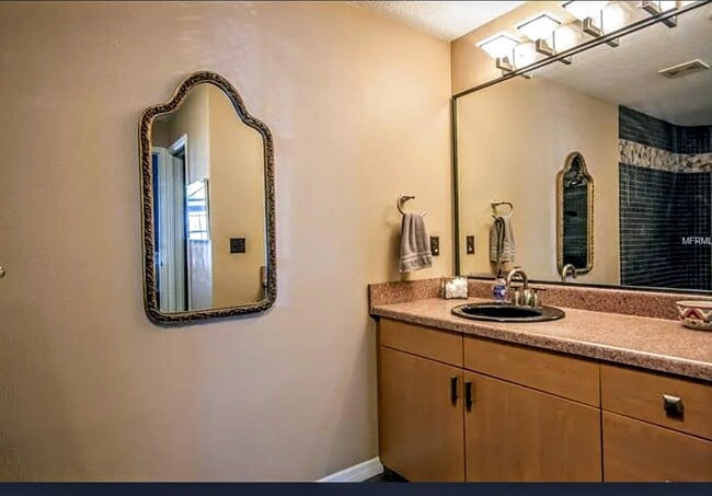 Building Photo - 22620 Willow Lakes Dr