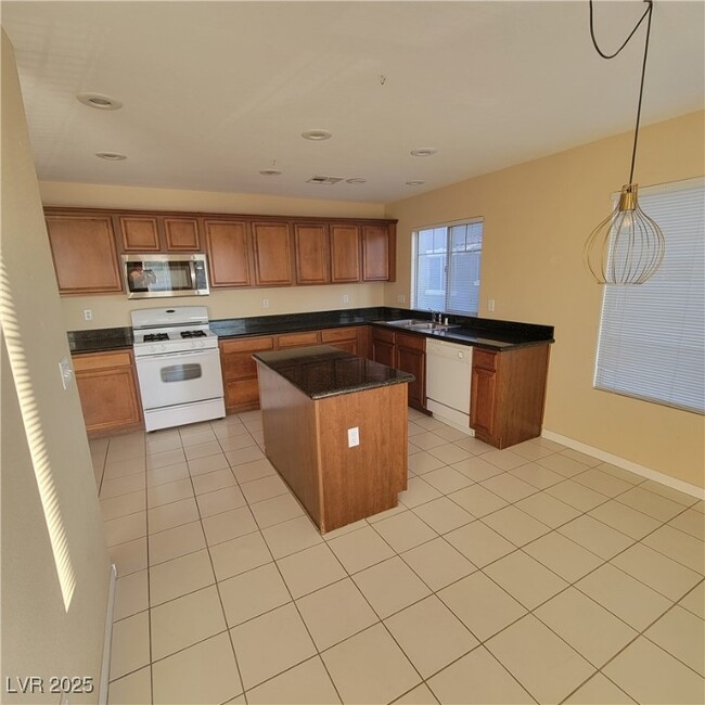 Building Photo - 2792 Red Vista Ct