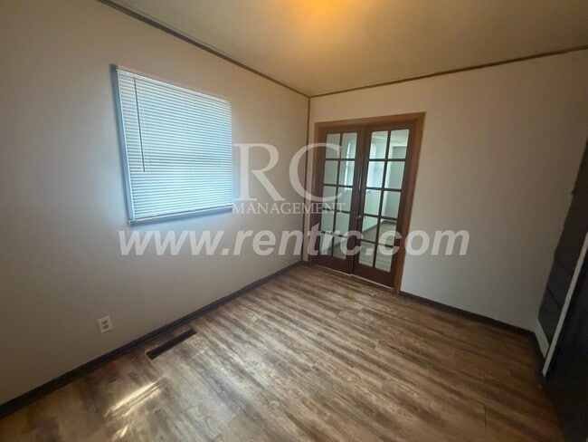 Building Photo - 228 Delaware-