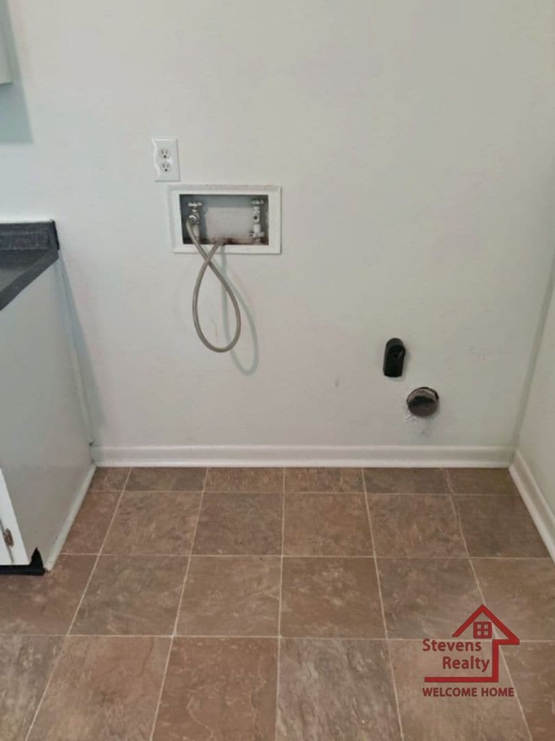 Building Photo - 1231 Helena Dr