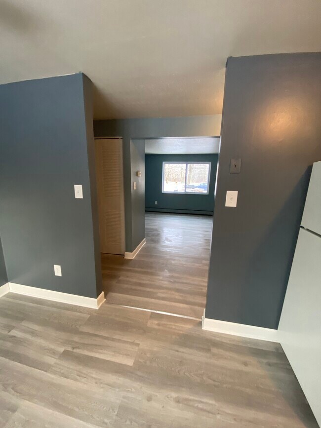 Building Photo - 2278 Grandview Rd