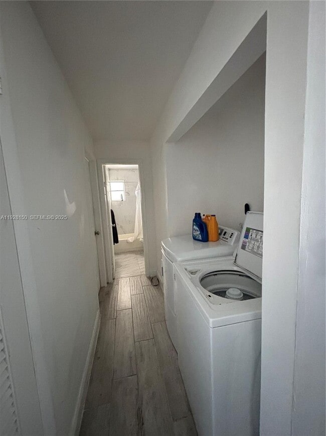 Building Photo - 4807 Ponce de Leon Blvd