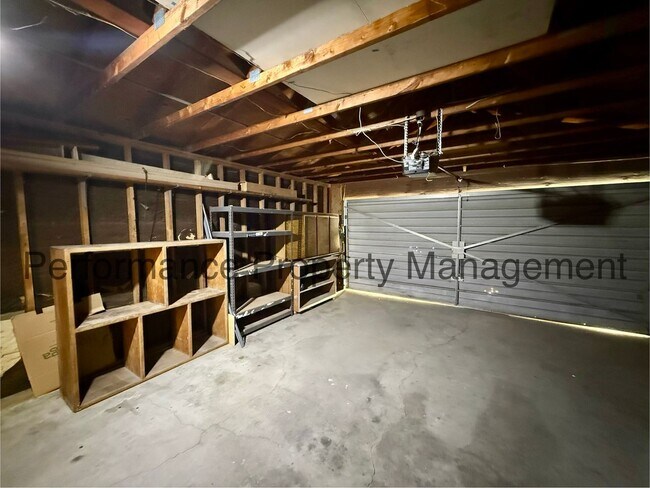 Building Photo - Charming 3 Bed/2 Bath SW Bakersfield Home w/ RBP & $0 Deposit Option