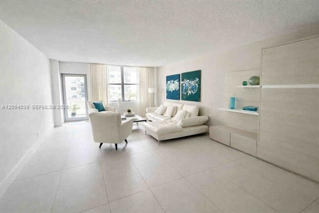 Building Photo - 9225 Collins Ave