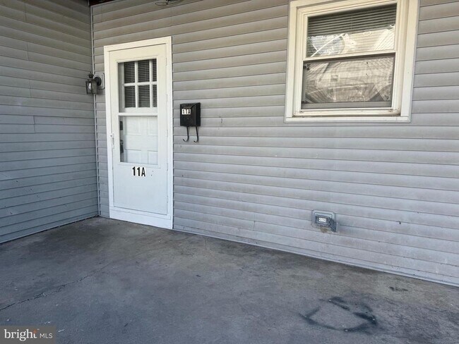 Building Photo - 11 Delsea Dr S