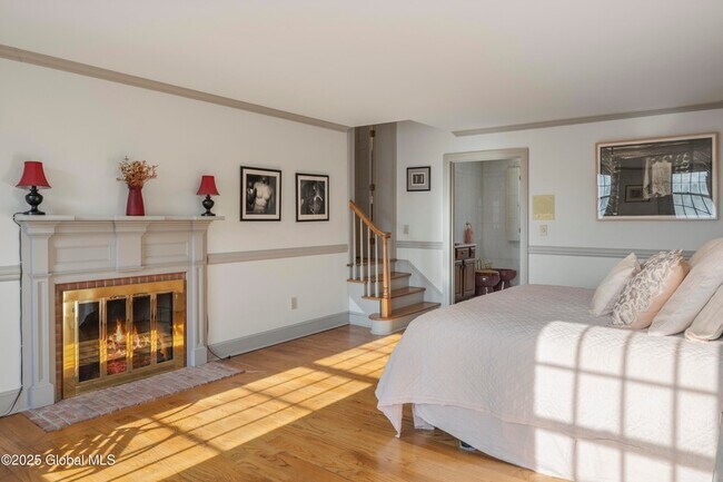 Building Photo - 147 Rock City Rd