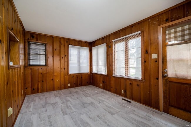Building Photo - 1014 Elmwood Ave