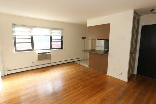 Building Photo - 3162 N Cambridge Ave