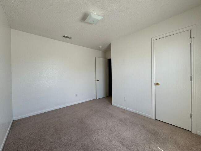 Building Photo - 5903 Medina Dr