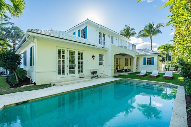 Building Photo - 233 El Pueblo Way