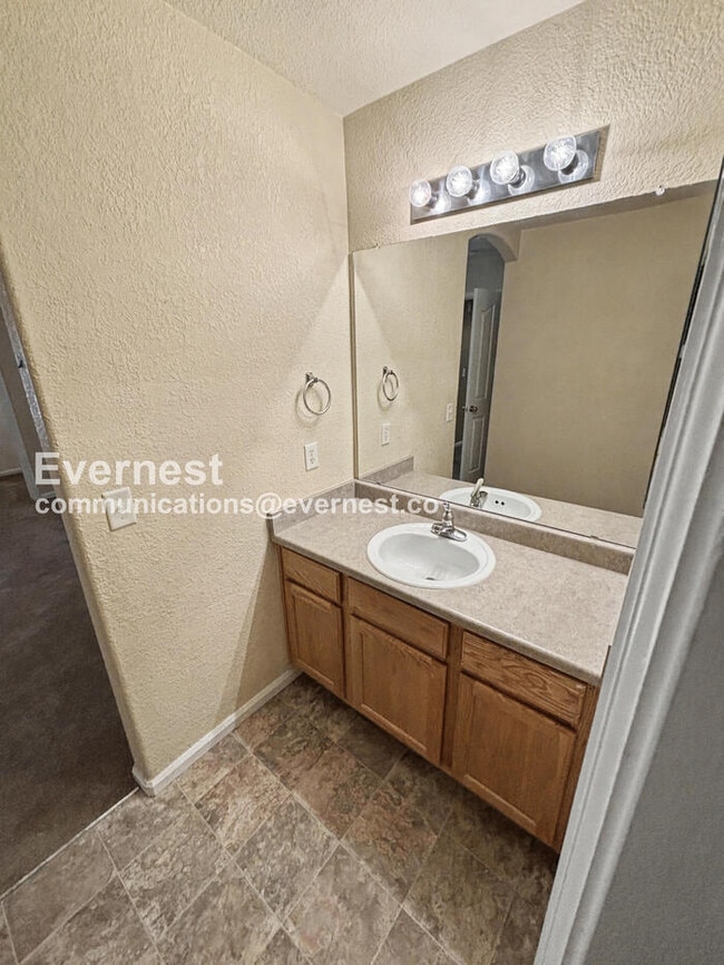 Building Photo - 10158 Autumn Blaze Trail