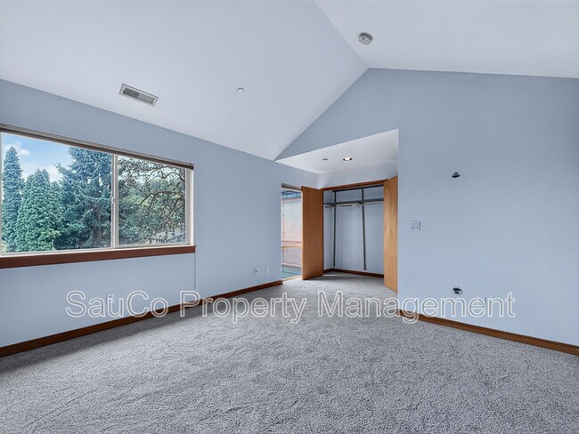 Building Photo - 5049 SW Vw Pt Ter
