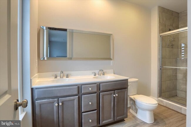 Building Photo - 3219 Wayland Rd